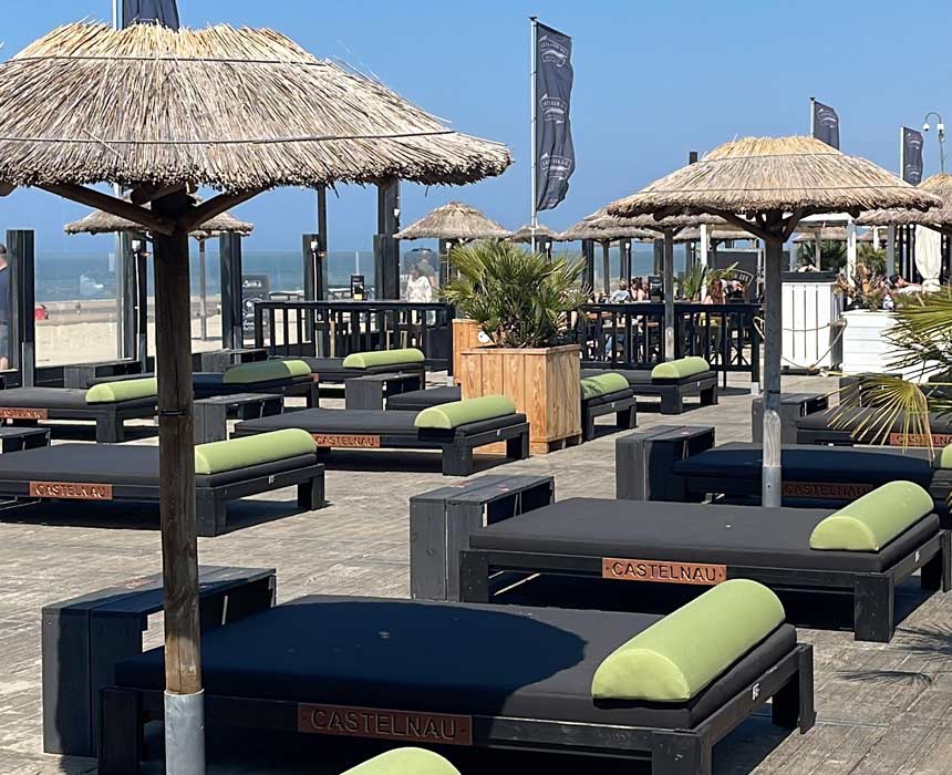 Lounge en strandbedden huren bij Later aan Zee